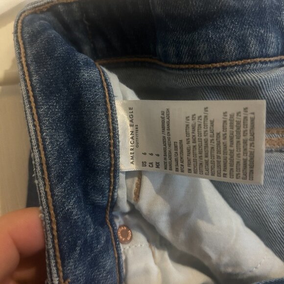 American Eagle Denim Shorts – Strigid High Rise Distressed – Size 6 - Picture 3 of 4